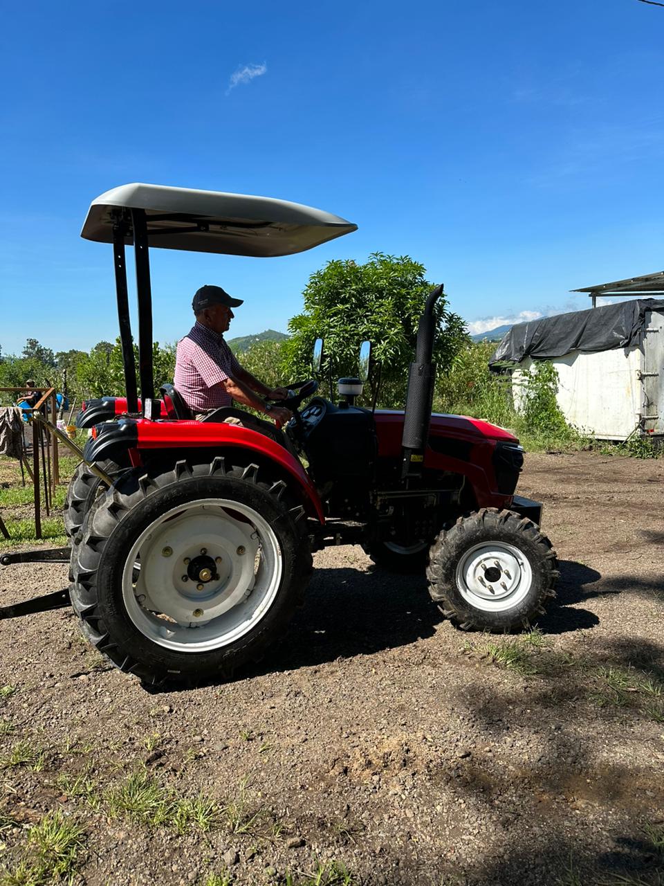 TRACTOR AGRICOLA 70HP ANGOSTO